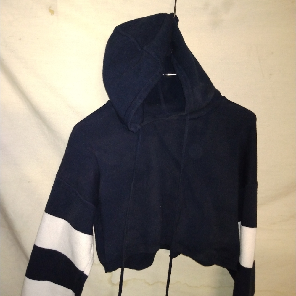 Cropped hoodie